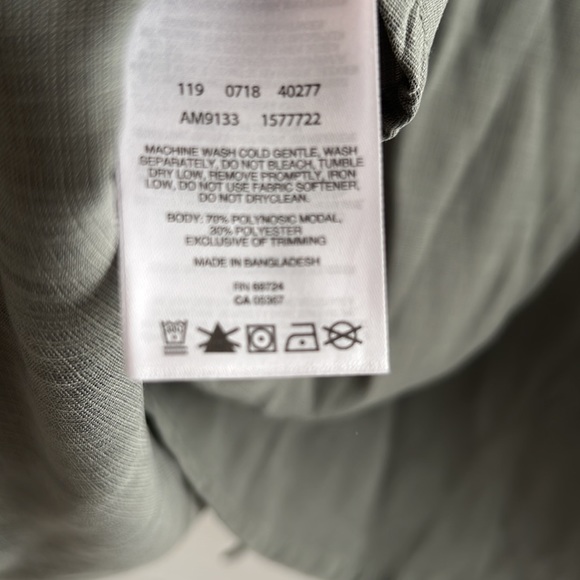 Columbia Short Sleeve Button Up XL - Picture 9 of 12